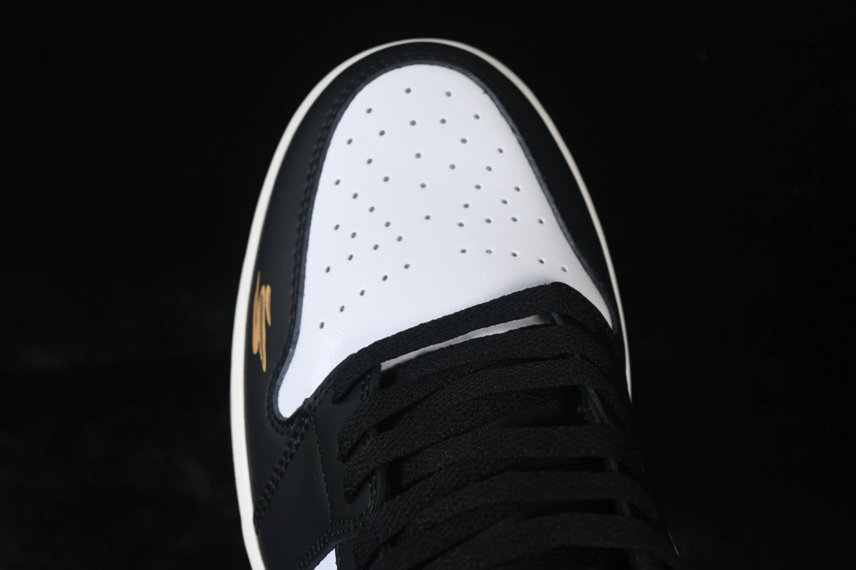 All Categories Air Jordan Jordan Series Basketball Shoes Air Jordan 1 Low Air Jordan 1 Low AJ1 Joe 1 Year of the Horse Limited Low-State Cultural Casual Shoes 553558-040